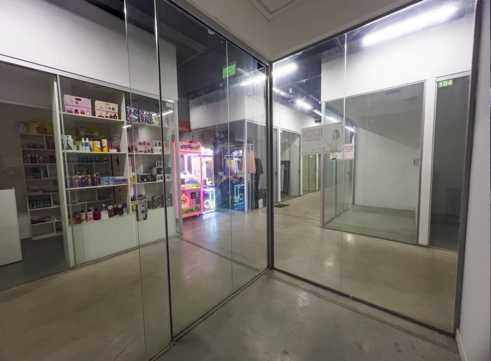 En Venta Salón Comercial + Cochera + Deposito — foto 3