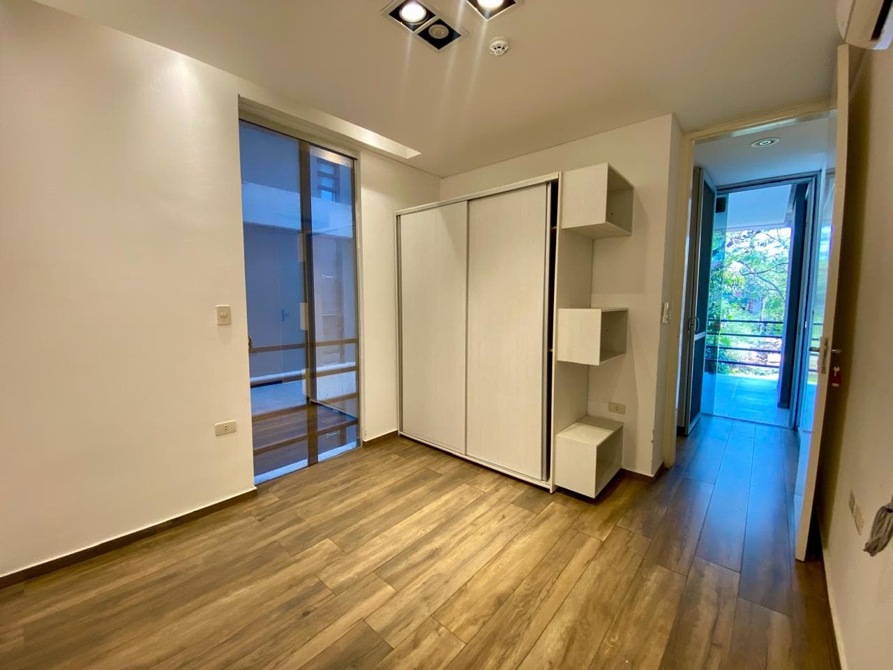 Depto de 2 habitaciones en el complejo residencial lambare, foto 2