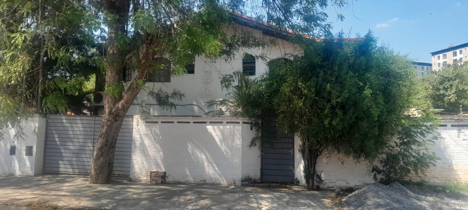 Casa lambare avda luis m argaña, foto 1