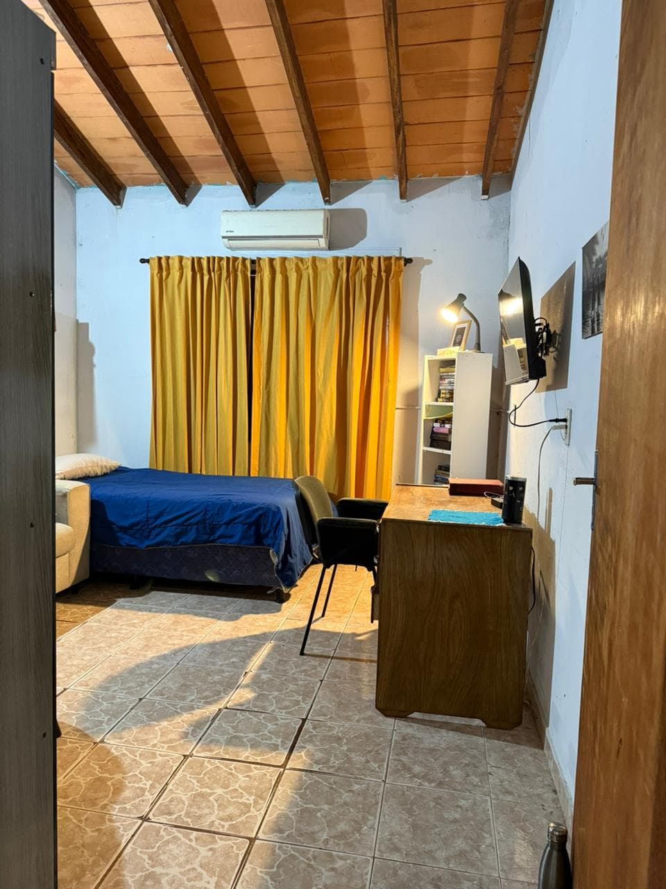 Casa de 2 dormitorios en ypane, foto 3