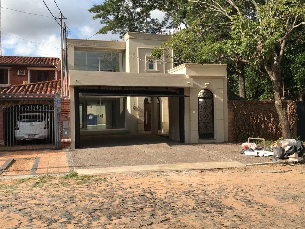 Alquilo Casa Moderna