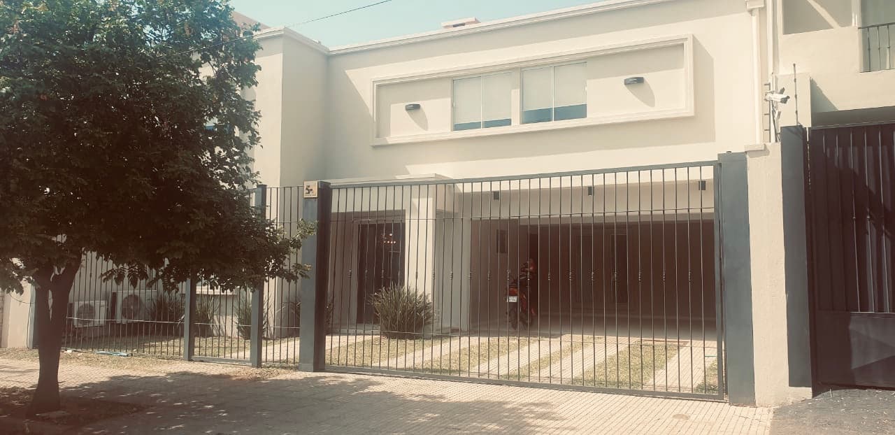 Alquiló Casa Minimalista Moderna Amoblada, foto 1