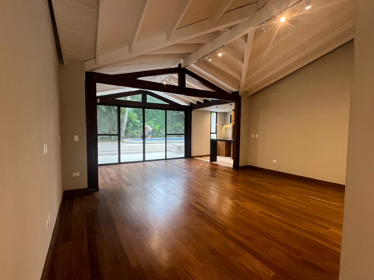 Casa toda en planta zona urbanización botanico