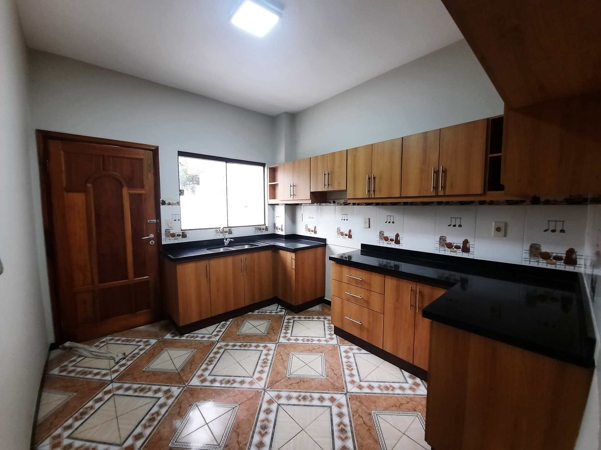 Hermoso duplex en venta, zona canal 13, lambare — foto 5