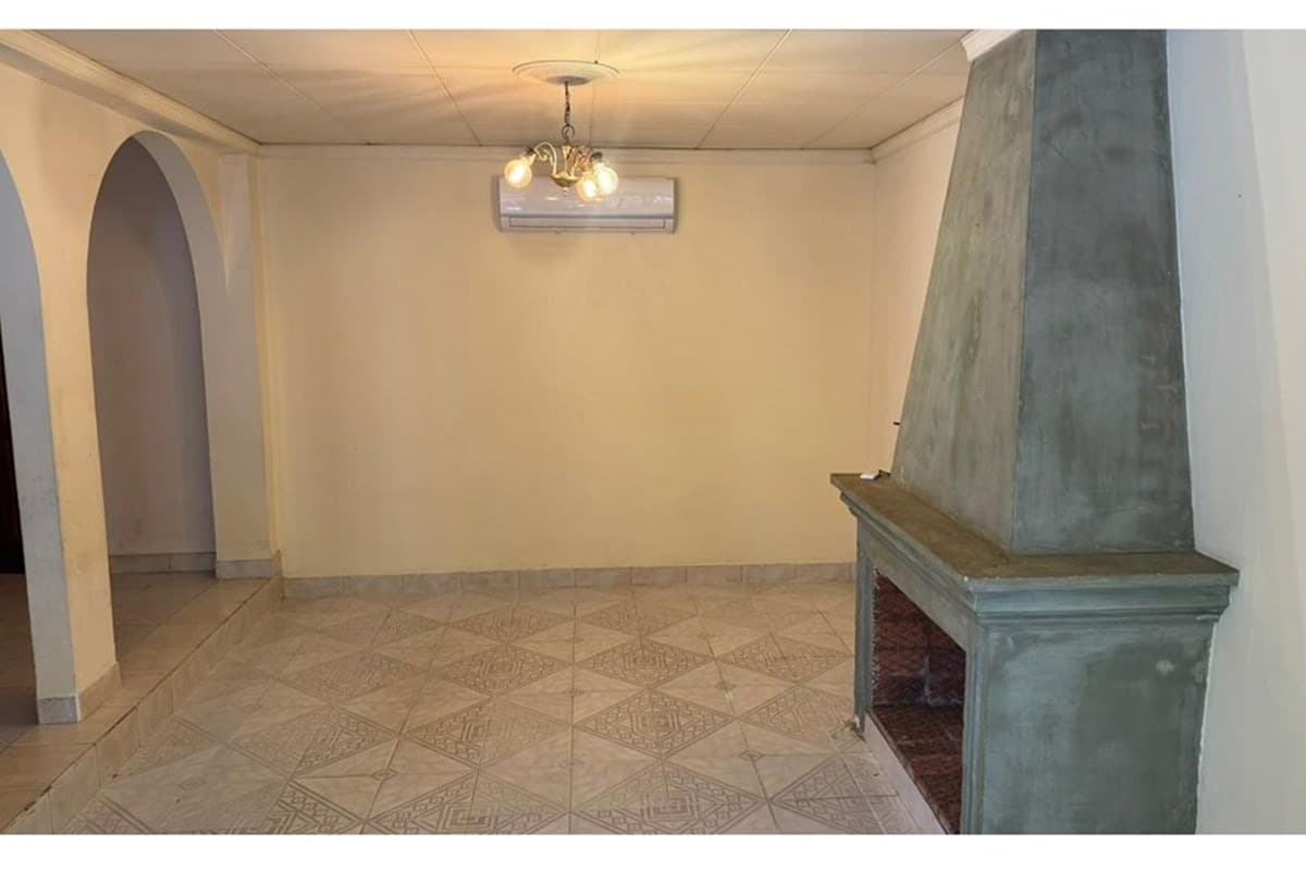 Amplia residencia en laurelty, Luque, foto 2
