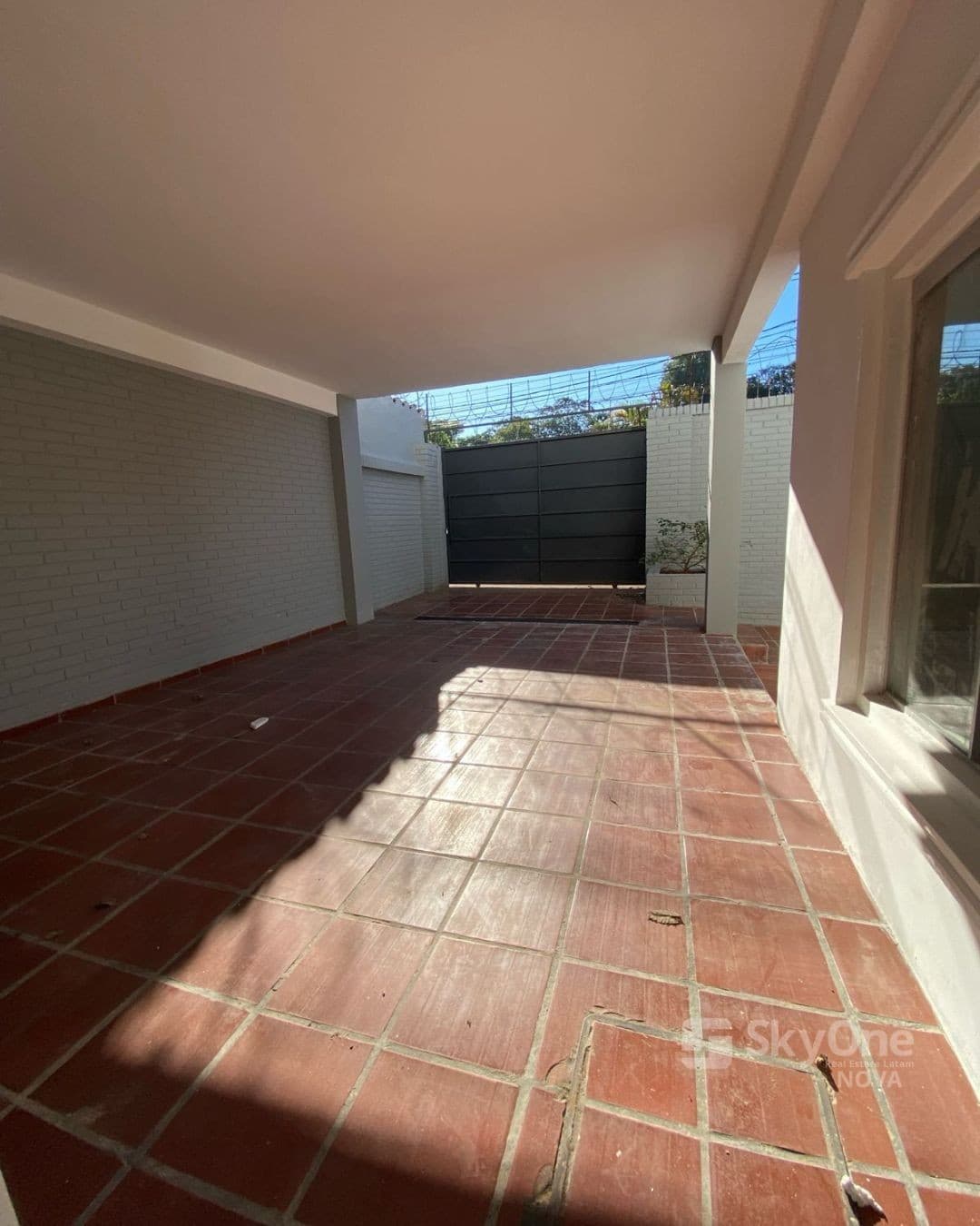 Alquilo casa de 2 plantas en barrio obrero-asuncion