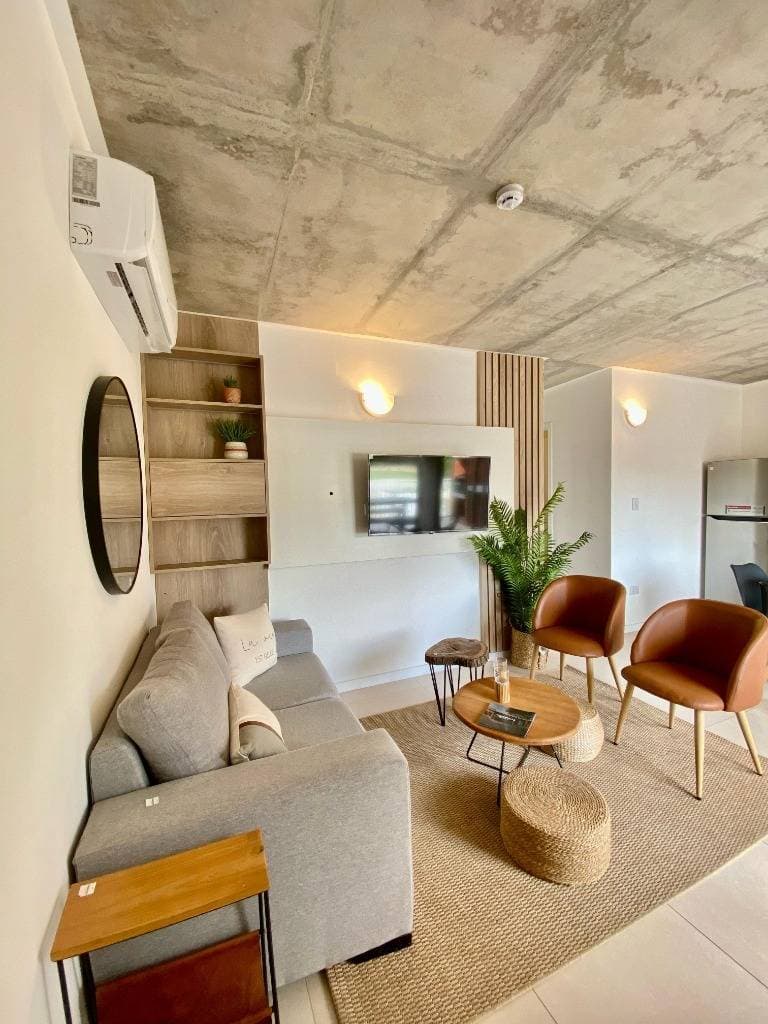Vendo departamento en condominio cerrado en Luque - loma merlo