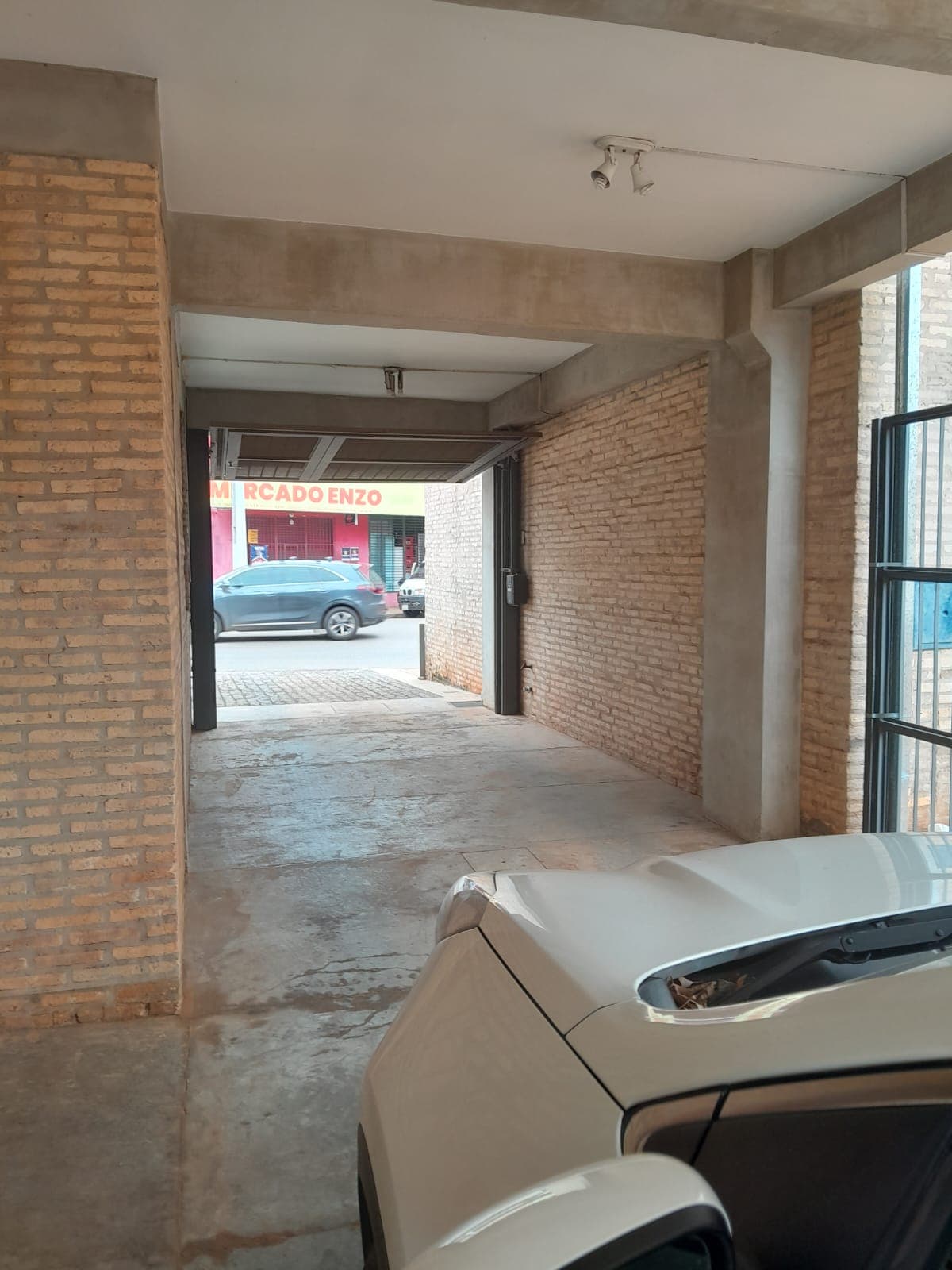 Exclusiva Oportunidad - Vendo Propiedad Que Combina Vivienda Y Comercio — foto 2