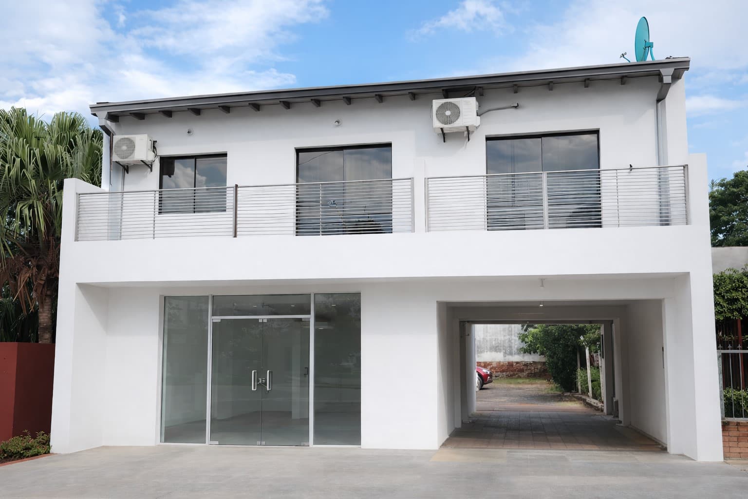 Vendo Departamentos c Amplio Estacionamiento y Salón Comercial Itauguá Centro