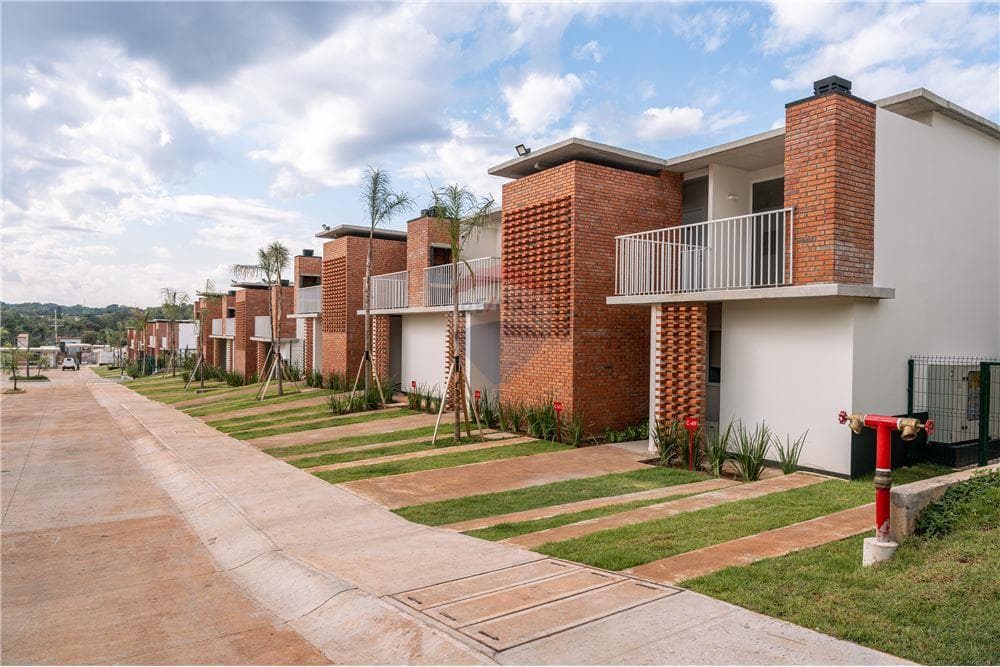 Casa en Alquiler - Luque, Central