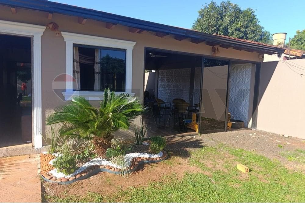 Casa amoblada en km 8 acaray barrio san juan, foto 1
