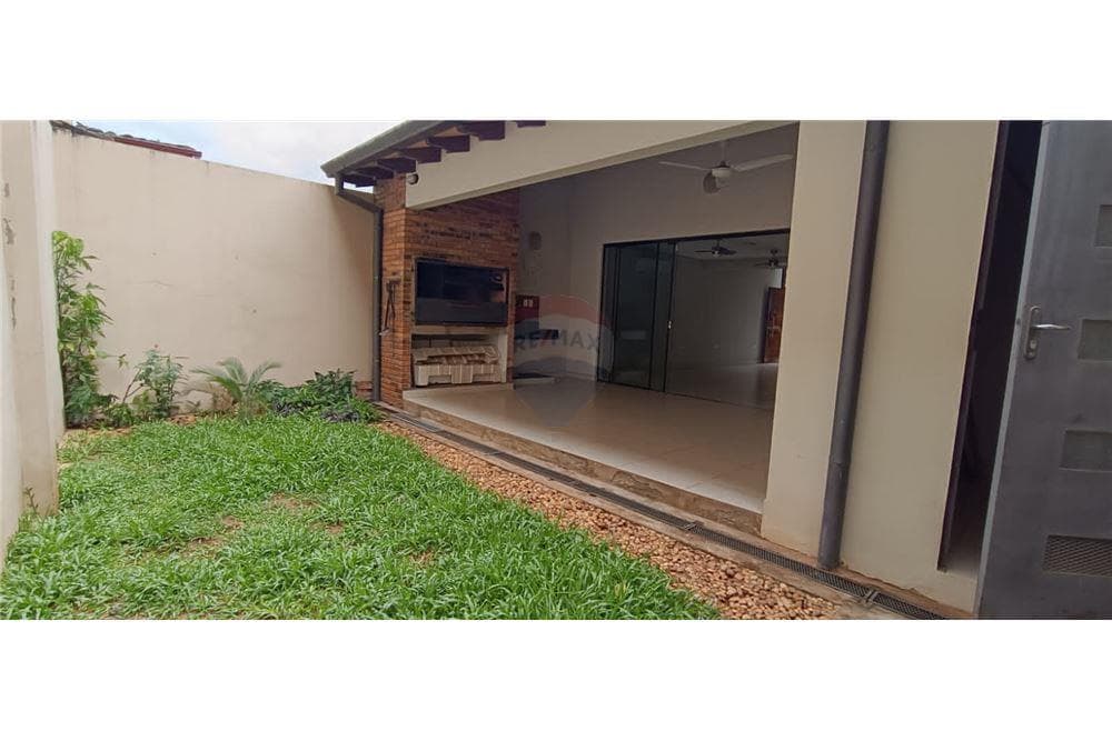 Alquilo Hermoso Duplex en Lambaré