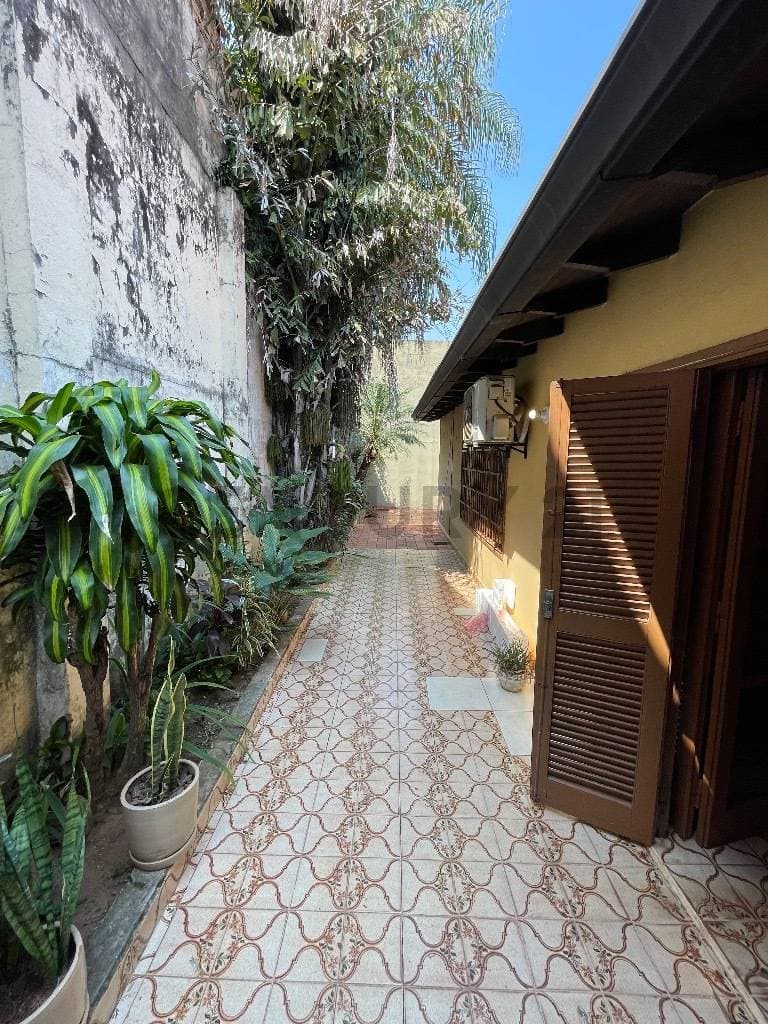 En venta propiedad en barrio mburucuya, foto 2