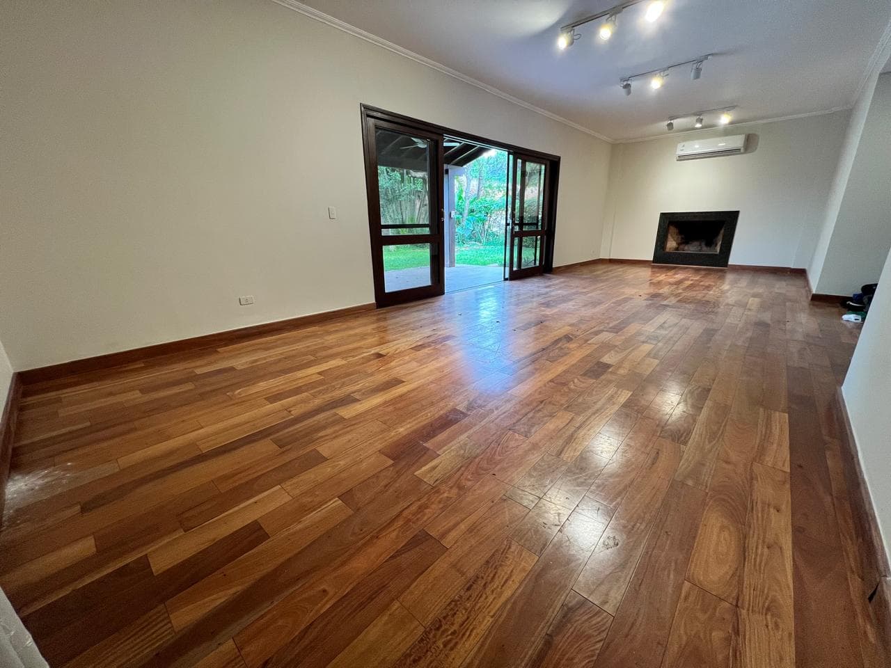 En Alquiler Hermosa Casa con 3 suites(En condominio), foto 1