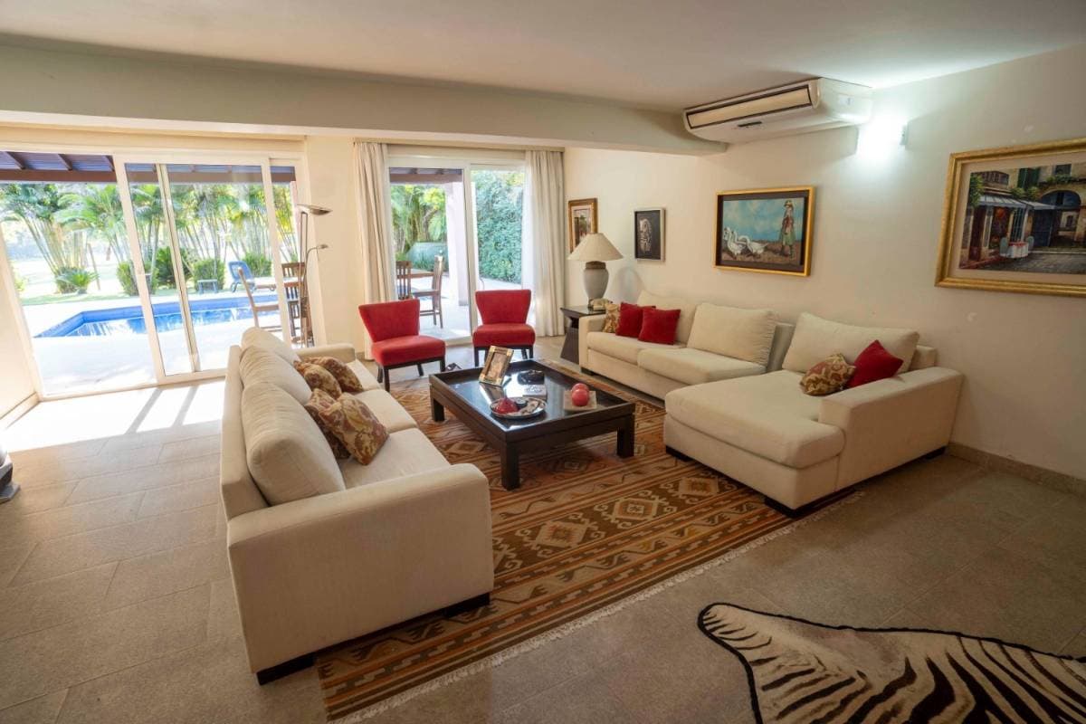 hermosa Residencia sobre la Avenida del Yacht, foto 2
