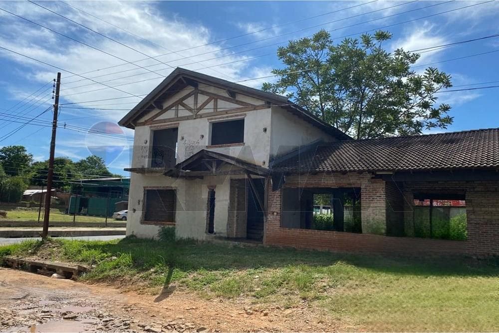 Vendo terreno en esquina sobre laguna grande