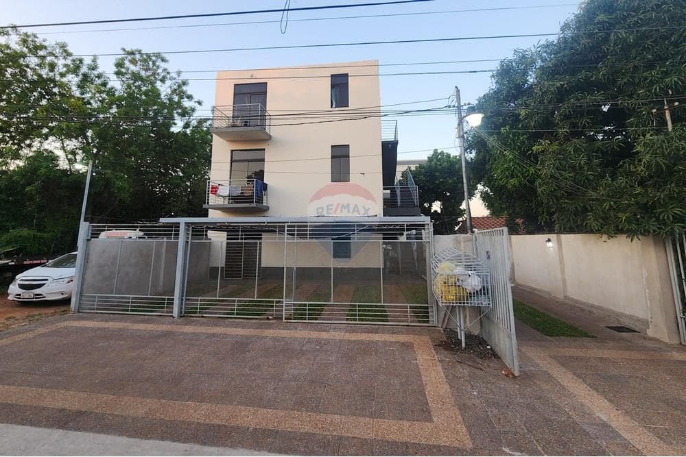 Edificio con 9 deptos en Luque — foto 2