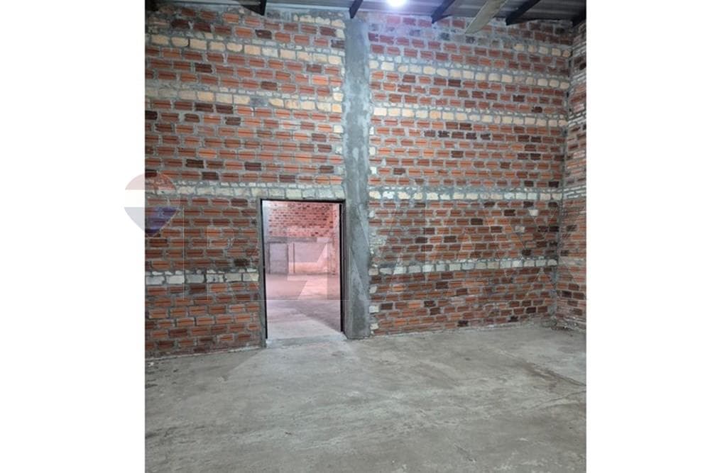 Depósitos en Zona Mercado 4 - Entrada para Camiones y Techos Nuevos, foto 2