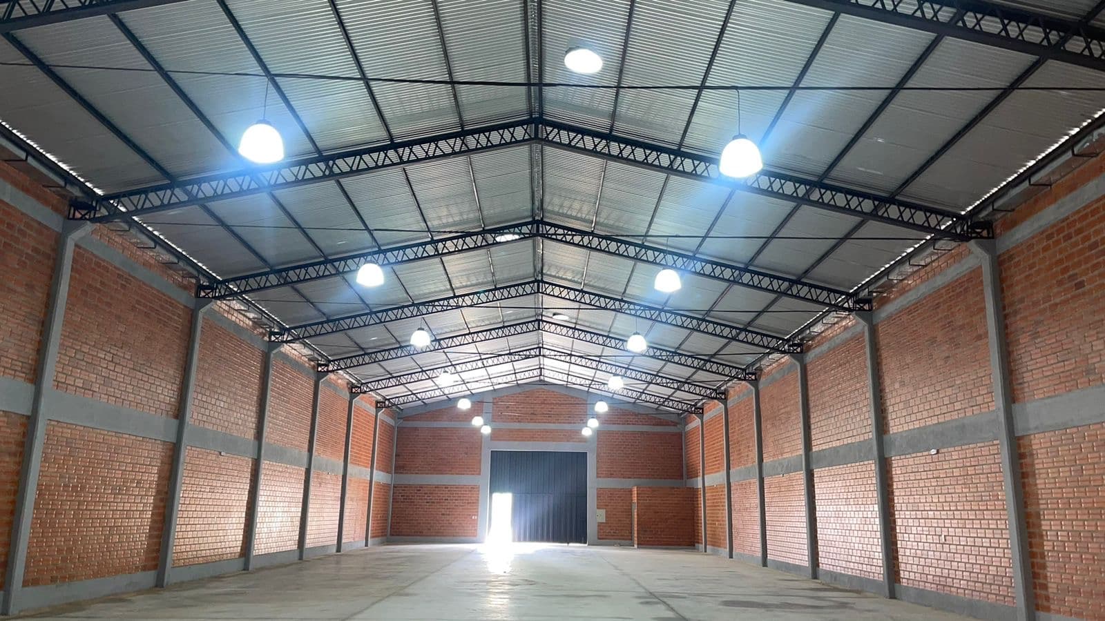 Tinglado a estrenar en centro de emboscada — foto principal