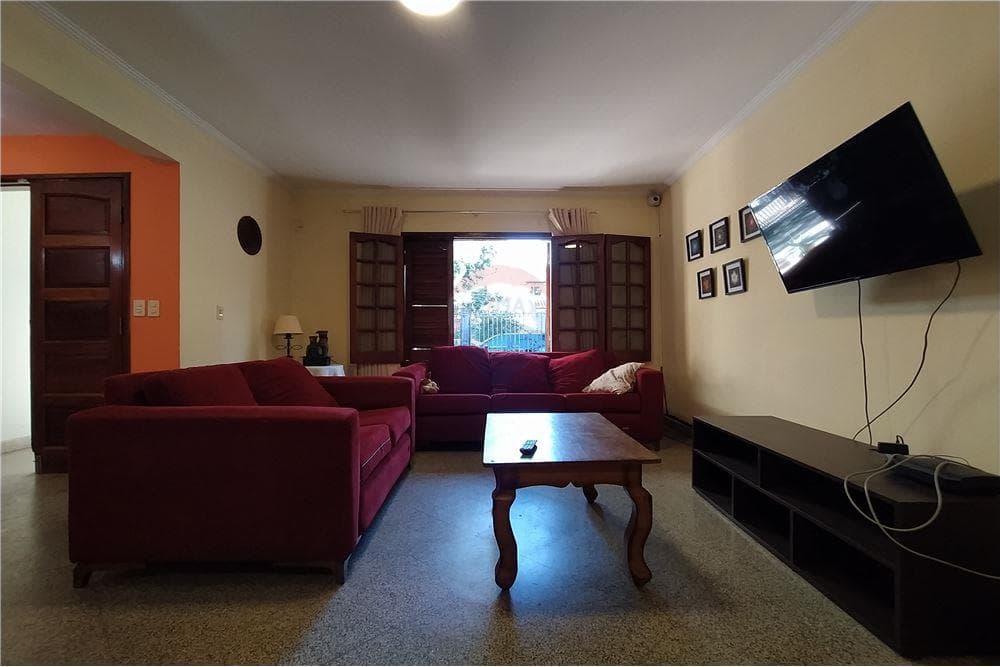 Amplia residencia, foto 2