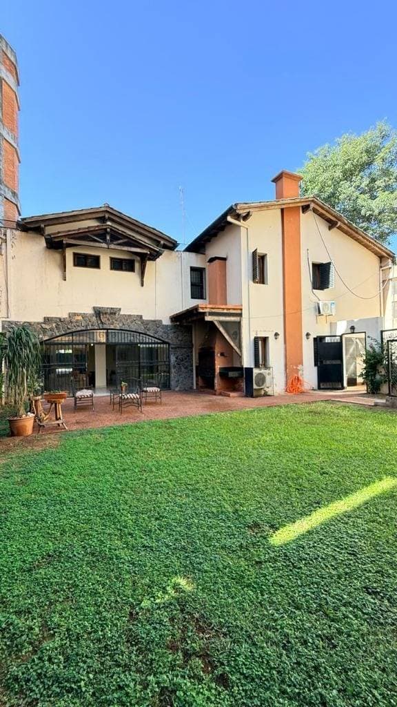 Exclusiva Residencia con Potencial Residencial
