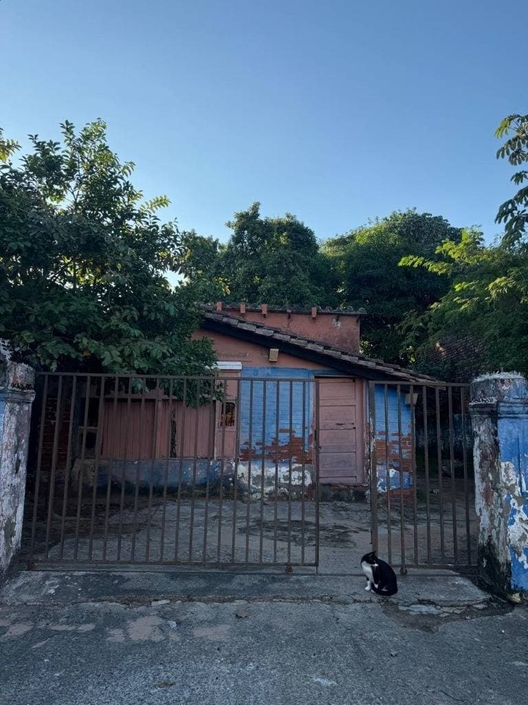 En venta terreno con edificación en Trinidad asuncion