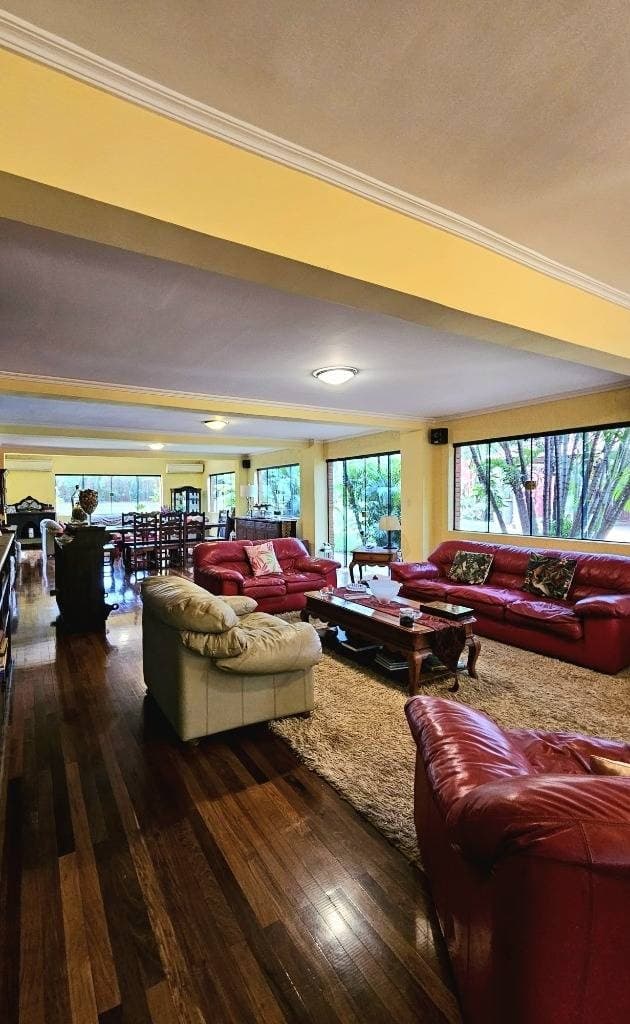 En venta amplia residencia en San Lorenzo - zona laguna grande, foto 3
