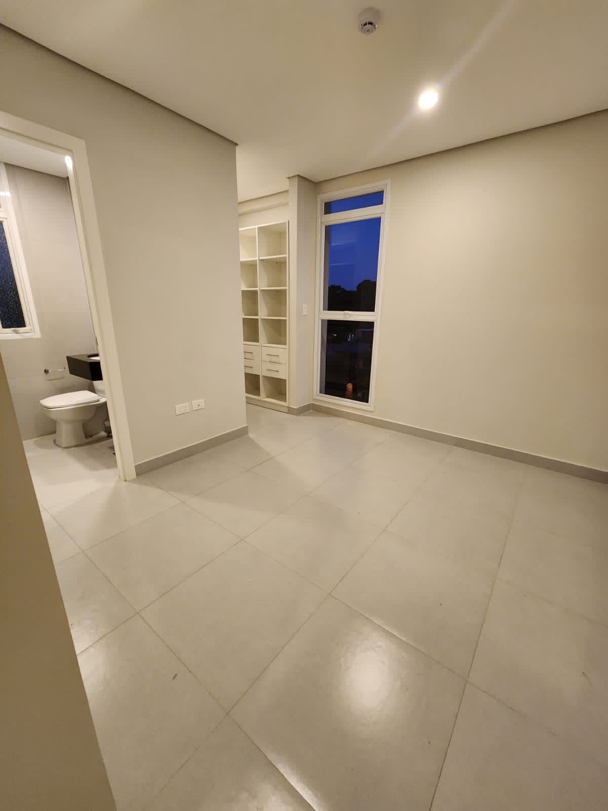 Departamento en Alquiler de 2 hab Zona La Costa Lynch, foto 4