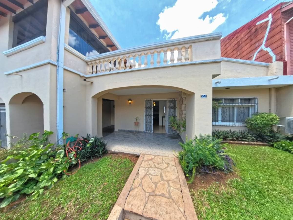Residencia en venta Barrio Mburicao a 3 cuadras de Mcal López - Id: 29427, foto 2