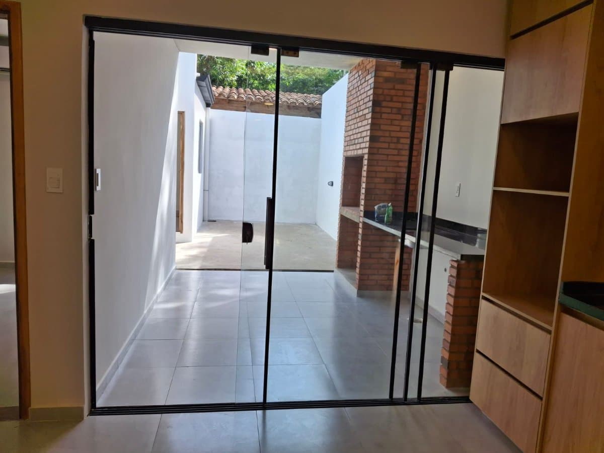 Casa a estrenar en barrio maramburé Luque, foto 5