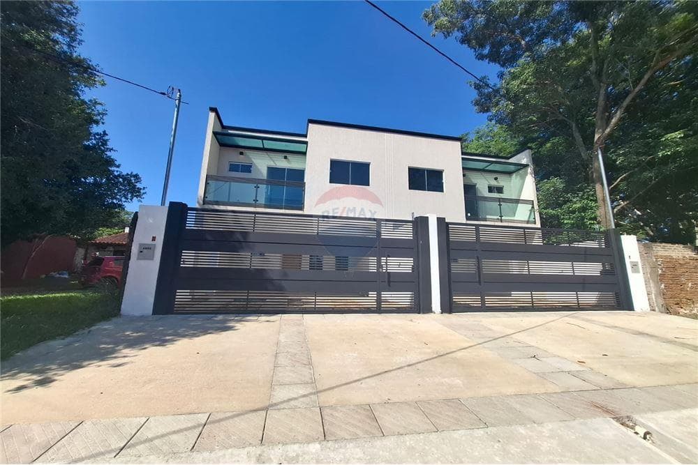Vendo amplio dúplex de 3 dormitorios con JARDÍN en Ñemby. ✨