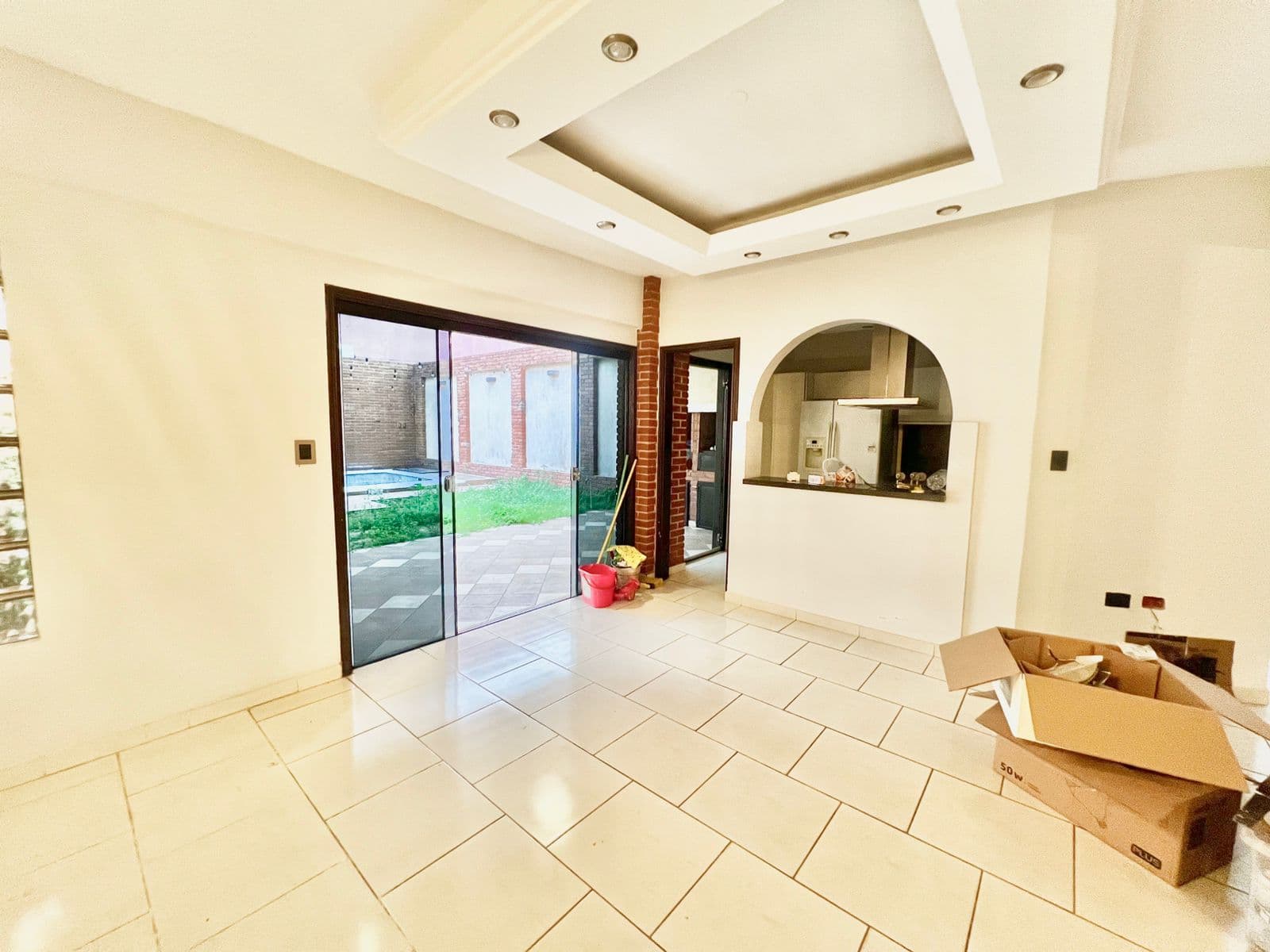 En alquiler amplio duplex en Fernando de la Mora, Zona Norte, foto 4
