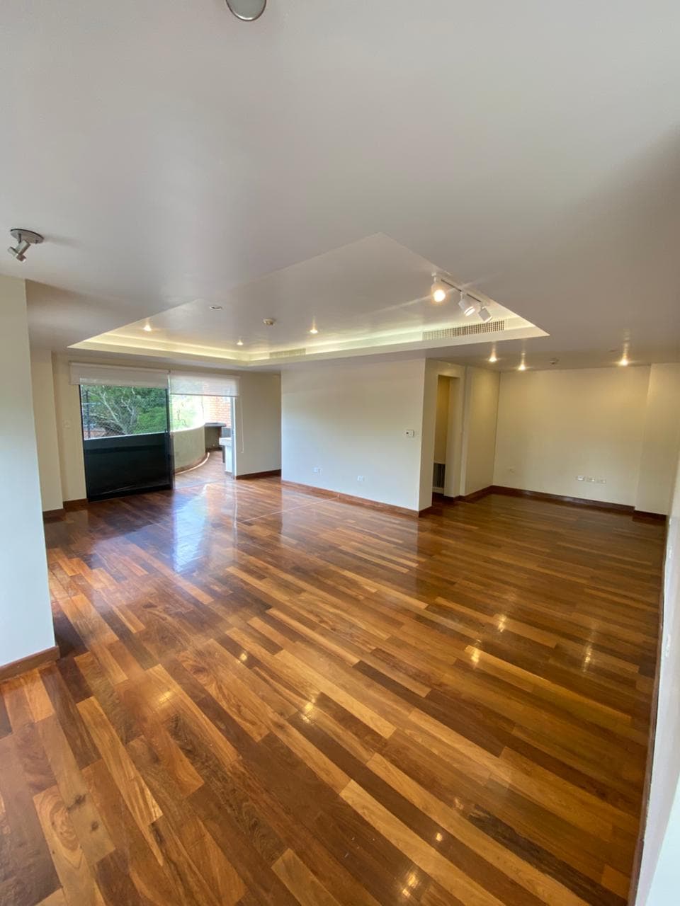 Exclusivo Semipiso de 245 m2 en el Corazón de Villa Morra - Lap7604546, foto 2