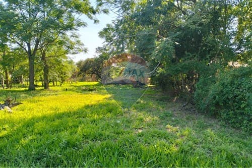 Terreno en venta, central limpio