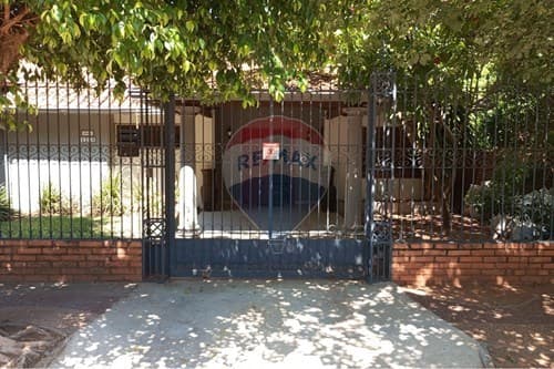 Alquilo casa en condominio en Barrio Hipodromo