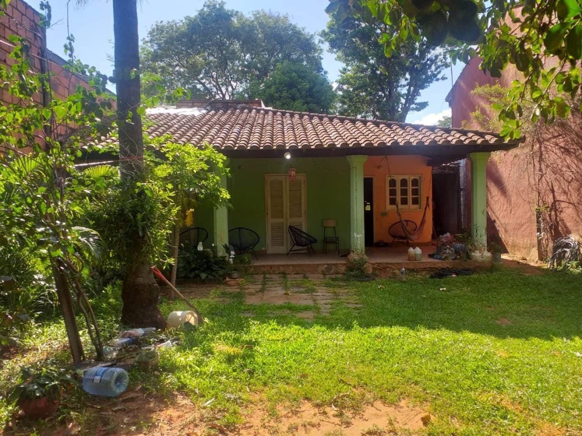 En venta terreno con casa a demoler o refaccionar