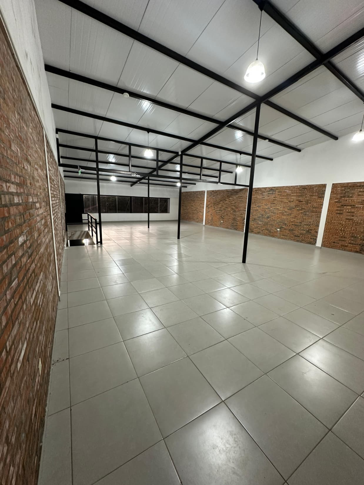 Salon comercial a estrenar Luque -San Lorenzo, foto 2