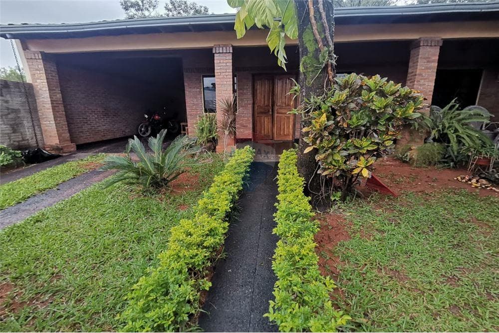 Hermosa casa en venta b°san carlos Ñemby