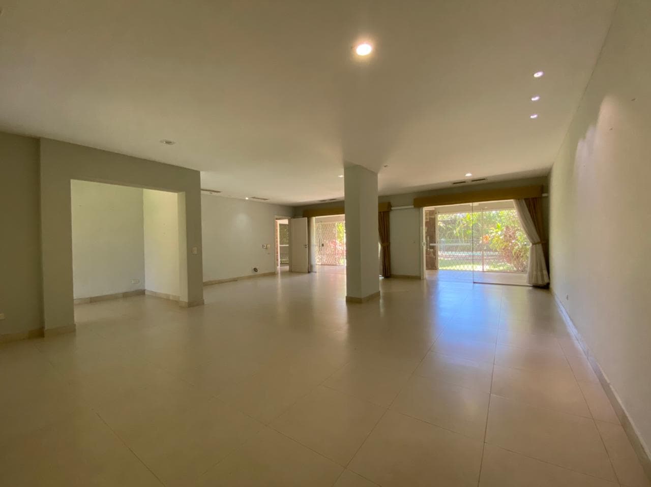 Hermosa casa en Villa Morra, foto 3