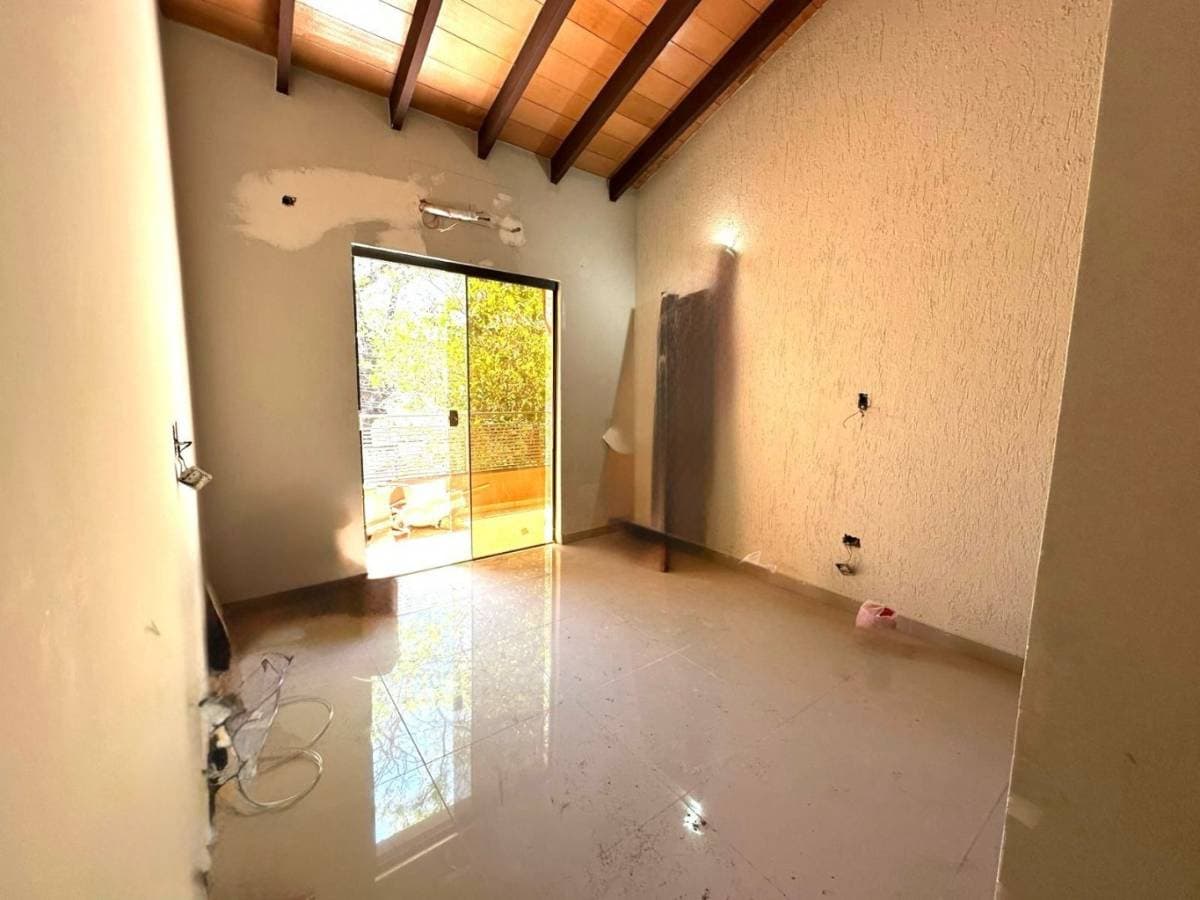 duplex remodelado zona canal 13 lambare — foto 4