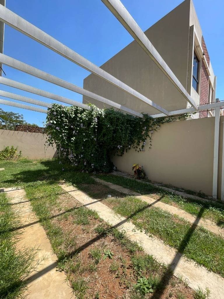 En venta amplio duplex a estrenar zona ruta Luque sanber, foto 2