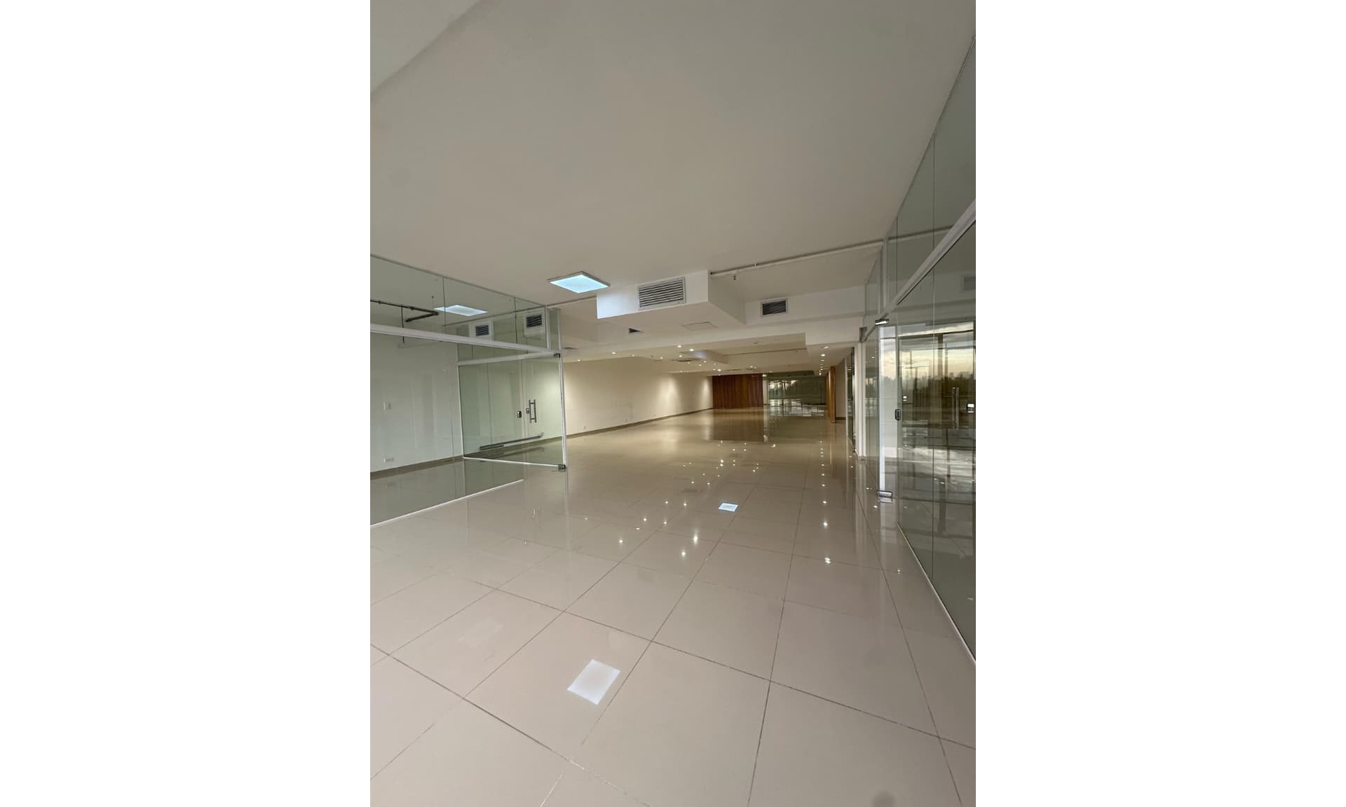 En alquiler oficina corporativa a 1 cuadra del Shopping del Sol, foto 5