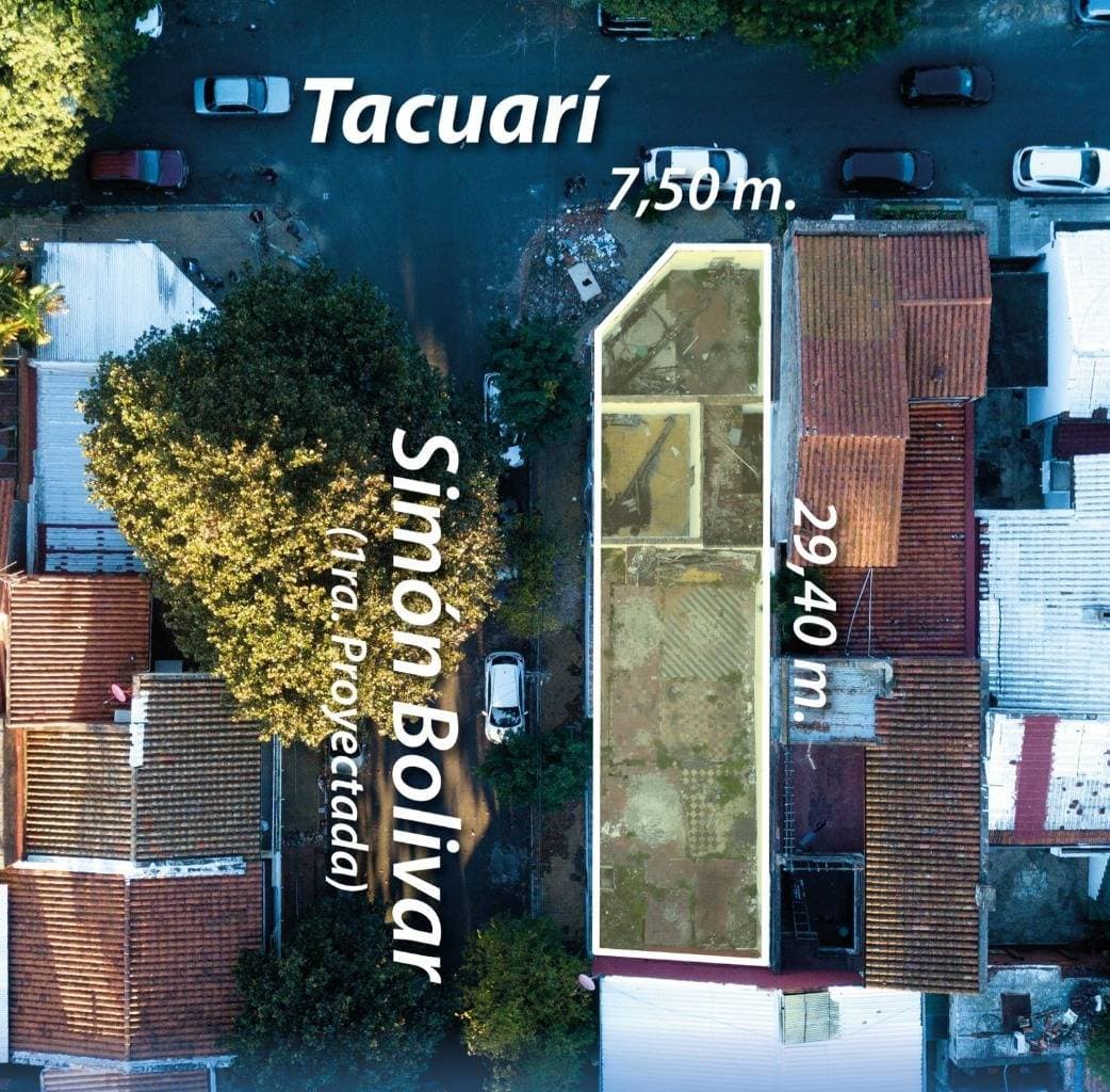 Terreno en esquina estratégica sobre las calles Tacuarí y Simón Bolívar, foto 5