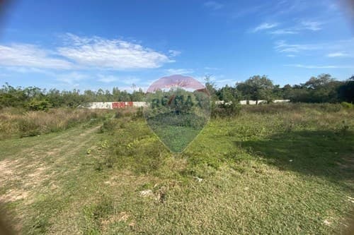 terreno residencial sin construir en Zárate Isla, Luque, foto 2