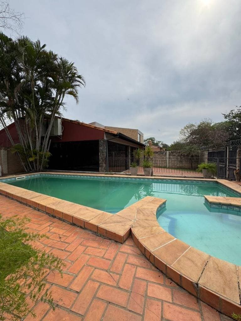 Hermosa Casa En Lambare Casi Peron Y Cacique, foto 3