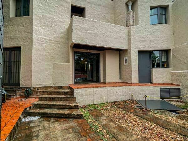Vendo ampli0 duplex - barrio los laureles - zona casa rica