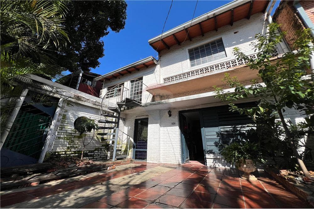 Casa a precio de terreno sobre gral. Santos, foto 1
