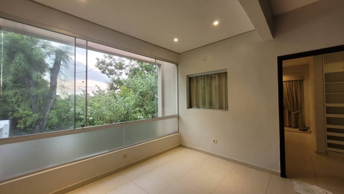 En venta amplio duplex en Lambaré con renta activa, foto 2
