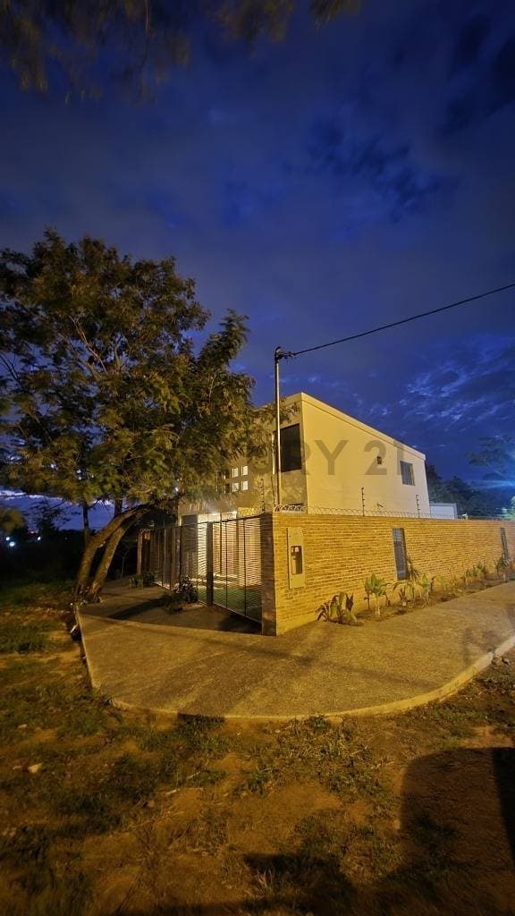 Duplex en Luque a 5 minutos del centro — foto principal