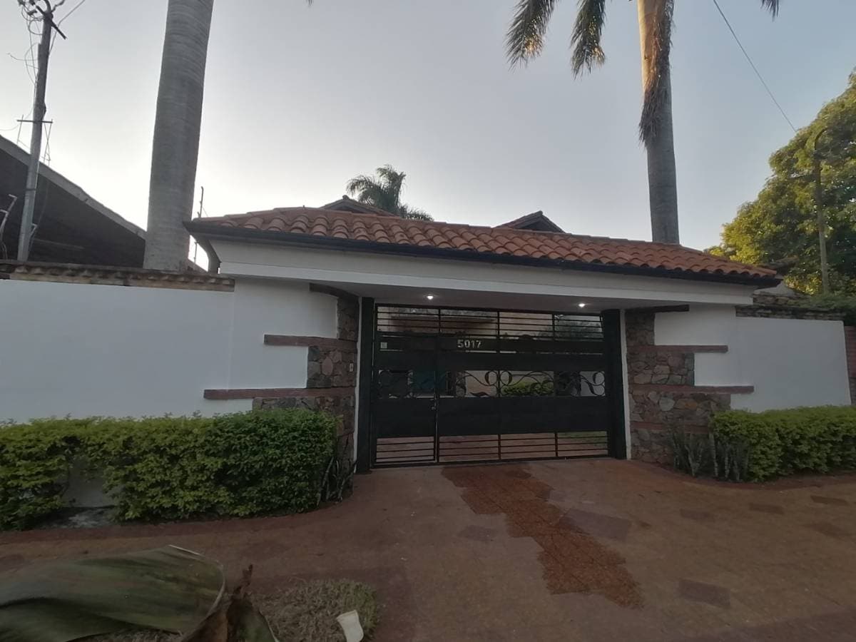 Oferton alquilo hermosa residencia en San Lorenzo